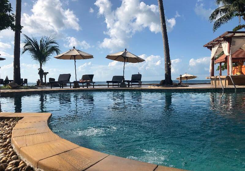 Kanok Buri Resort