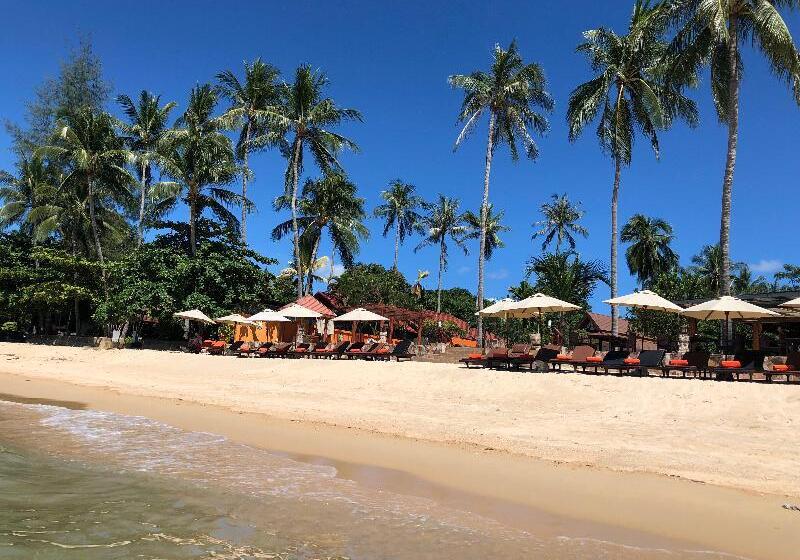 Kanok Buri Resort