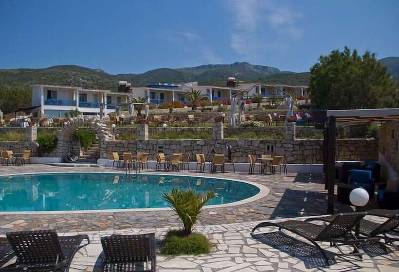 استراحتگاه Lassion Golden Bay