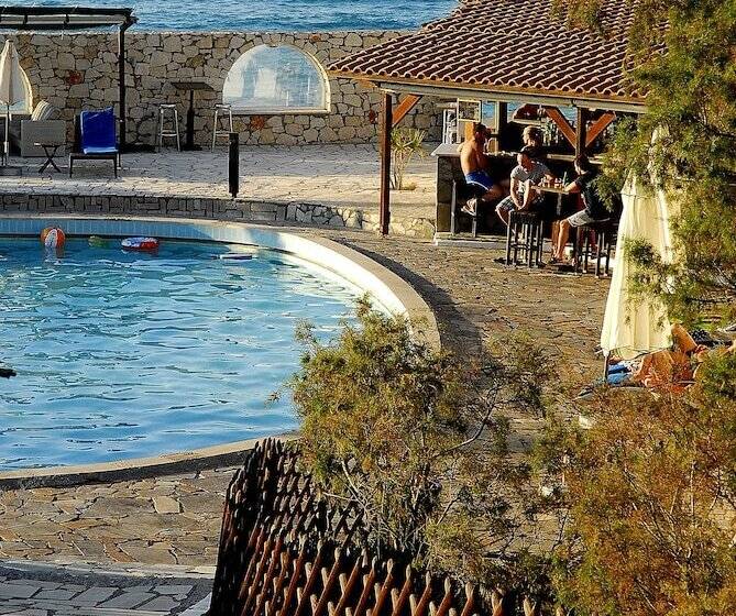 استراحتگاه Lassion Golden Bay