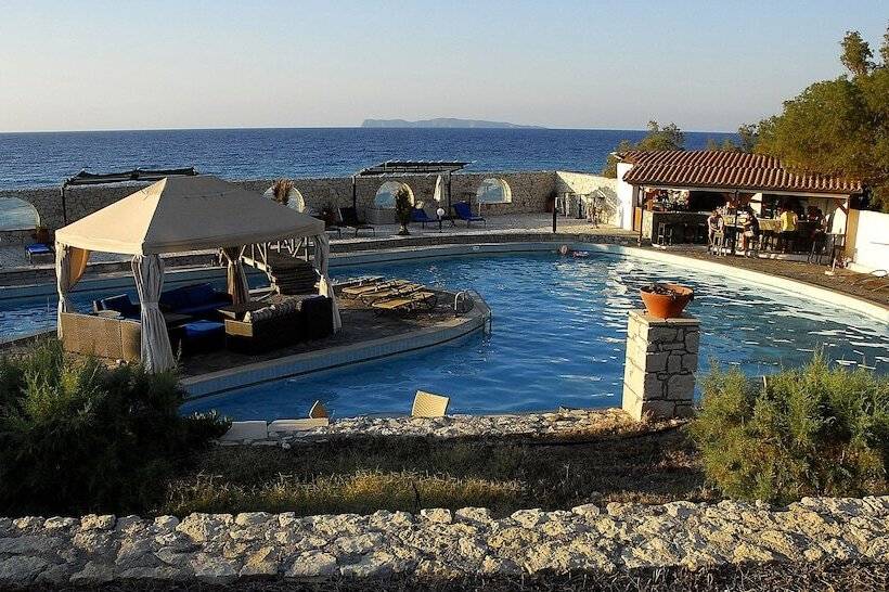 استراحتگاه Lassion Golden Bay