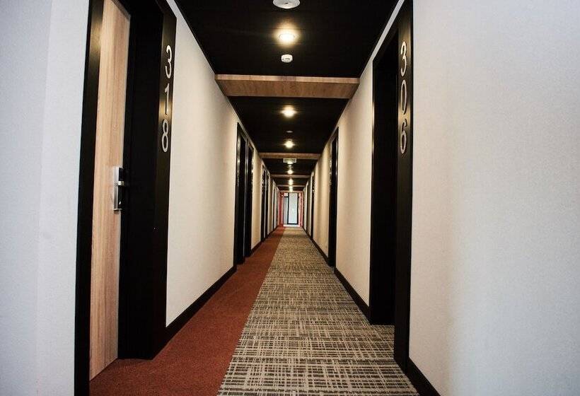 هتل X Room