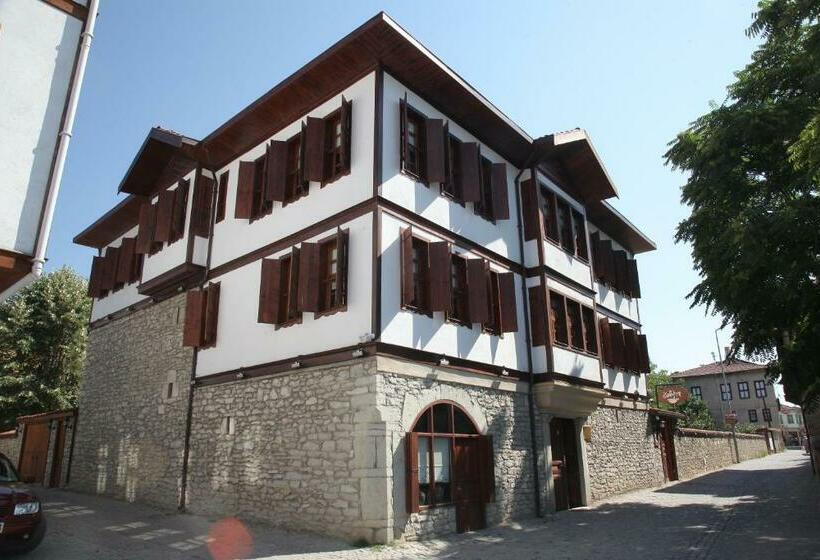 هتل Zalifre Konakları