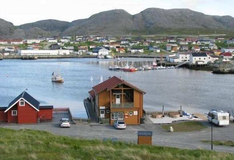 بنسيون Adventure Camp Mehamn