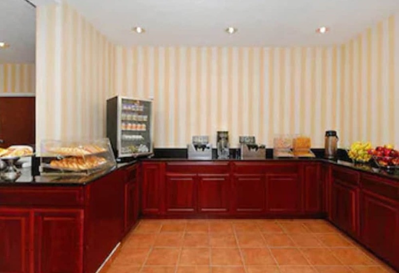 Chocolate Express Hotel & Suites Hershey
