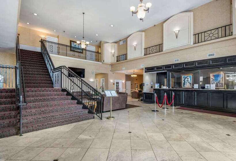 هتل Clarion Inn & Suites Central Clearwater Beach