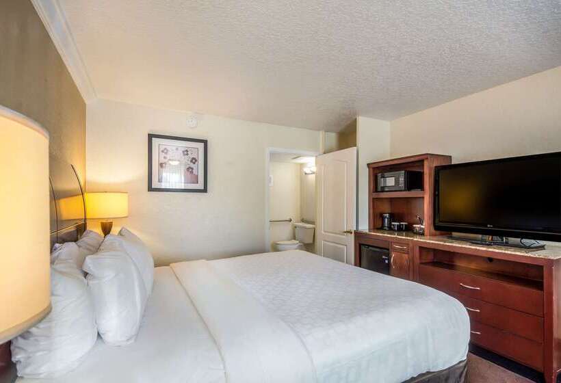 هتل Clarion Inn & Suites Central Clearwater Beach