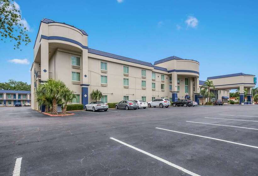 Hotel Clarion Inn & Suites Clearwater Central
