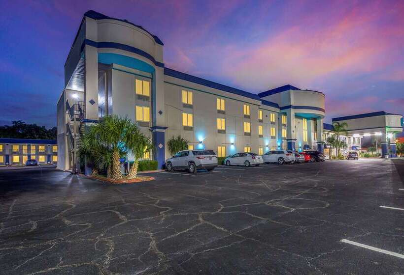 Hotel Clarion Inn & Suites Clearwater Central