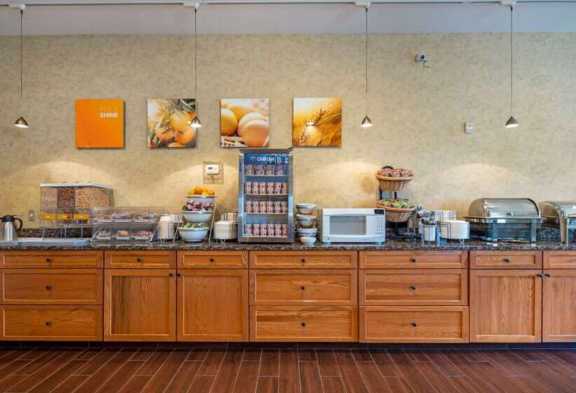 هتل Comfort Suites Anchorage International Airport