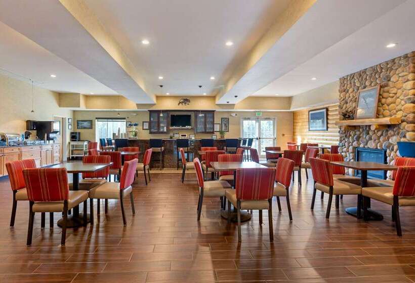 هتل Comfort Suites Anchorage International Airport