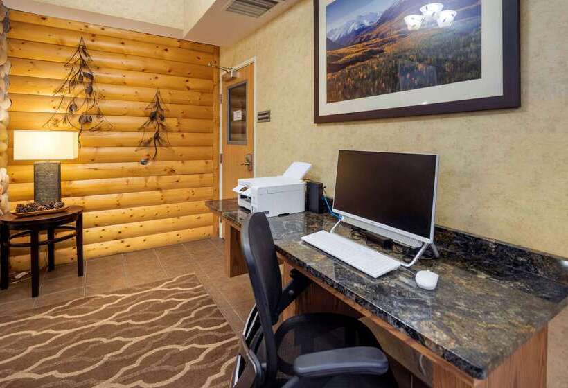 هتل Comfort Suites Anchorage International Airport