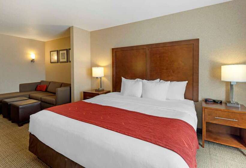 هتل Comfort Suites Anchorage International Airport