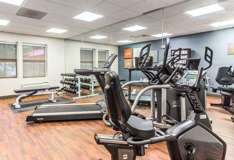 هتل Comfort Suites At Isle Of Palms Connector