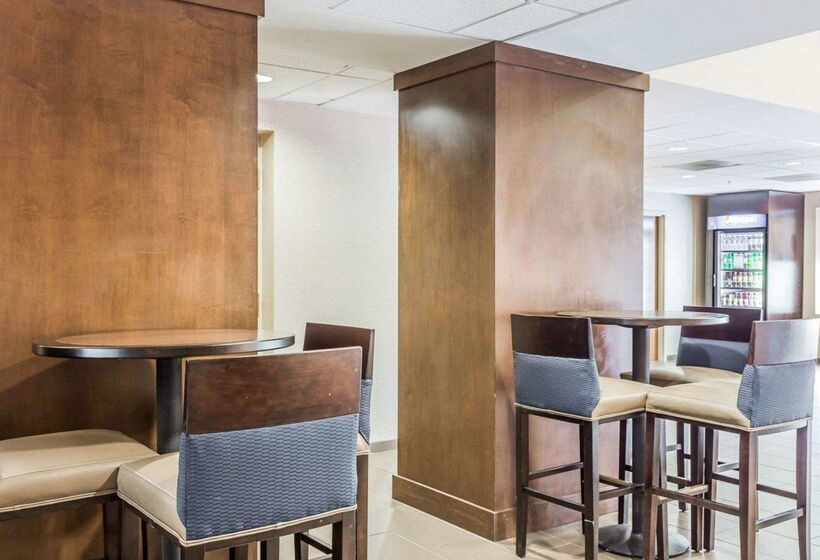 هتل Comfort Suites At Isle Of Palms Connector