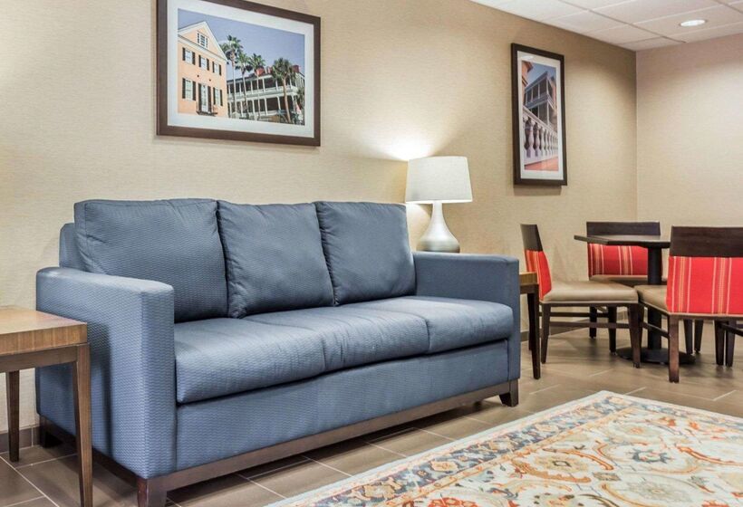 ホテル Comfort Suites At Isle Of Palms Connector