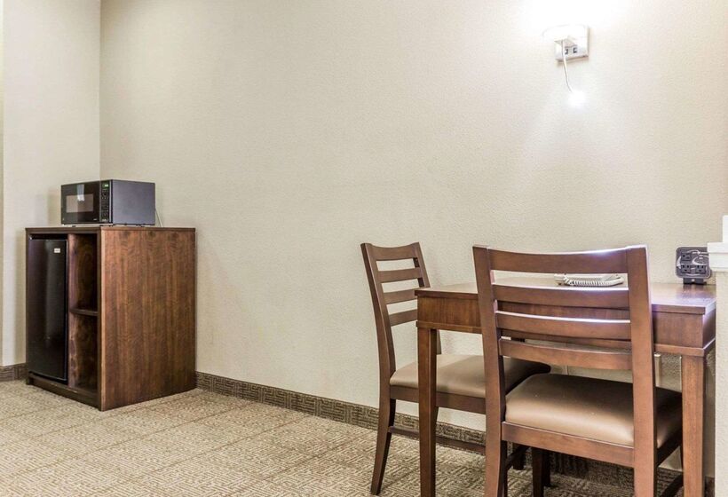 هتل Comfort Suites At Isle Of Palms Connector