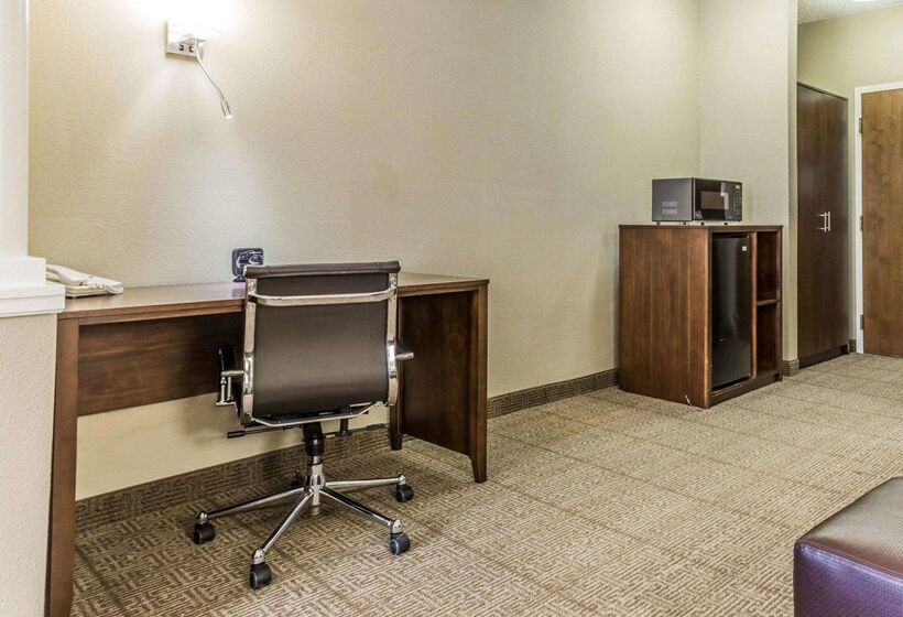 هتل Comfort Suites At Isle Of Palms Connector