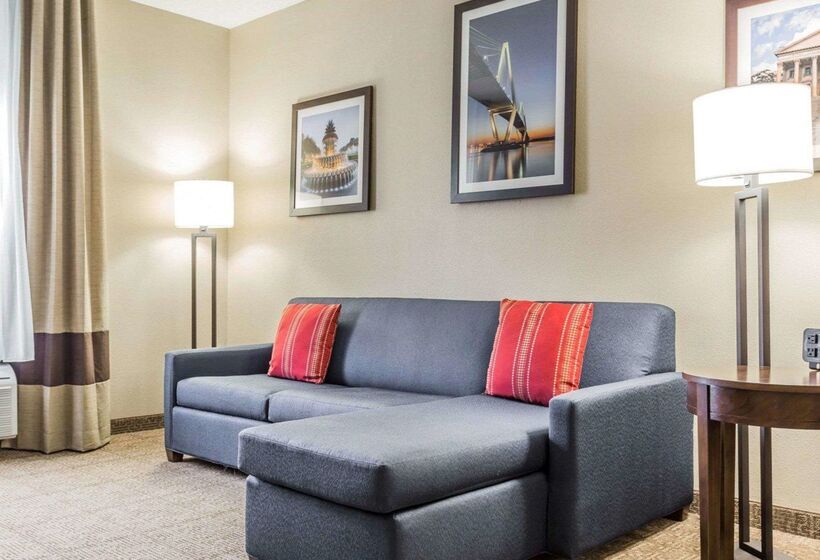 هتل Comfort Suites At Isle Of Palms Connector