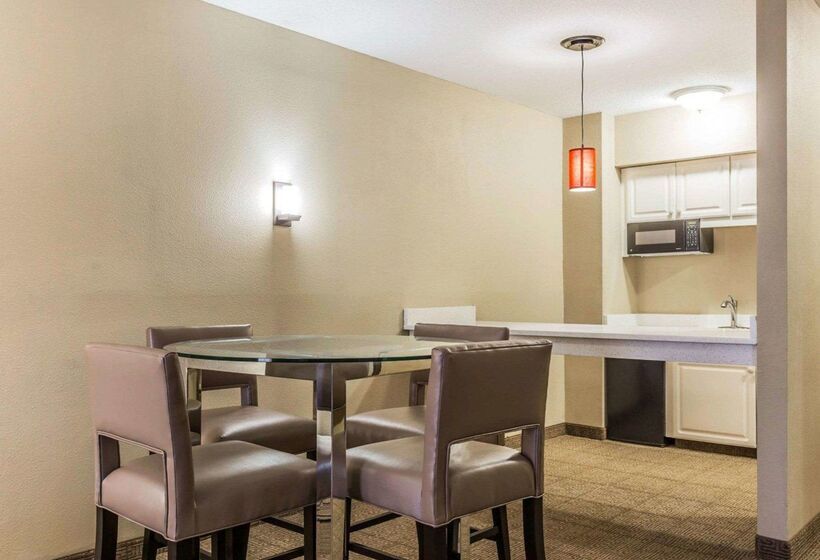 هتل Comfort Suites At Isle Of Palms Connector