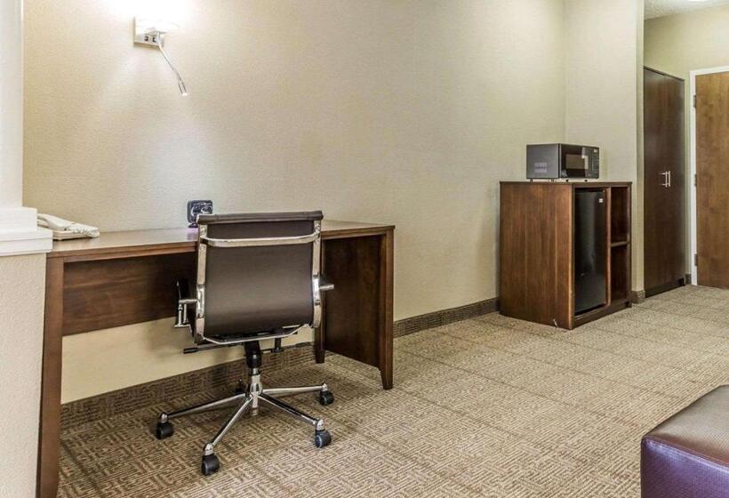 هتل Comfort Suites At Isle Of Palms Connector