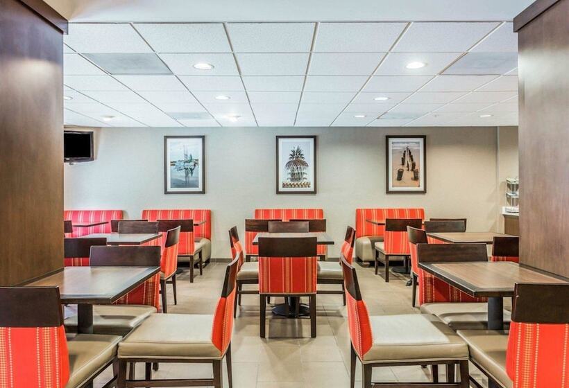 هتل Comfort Suites At Isle Of Palms Connector