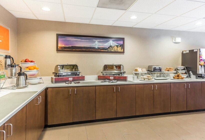 هتل Comfort Suites At Isle Of Palms Connector