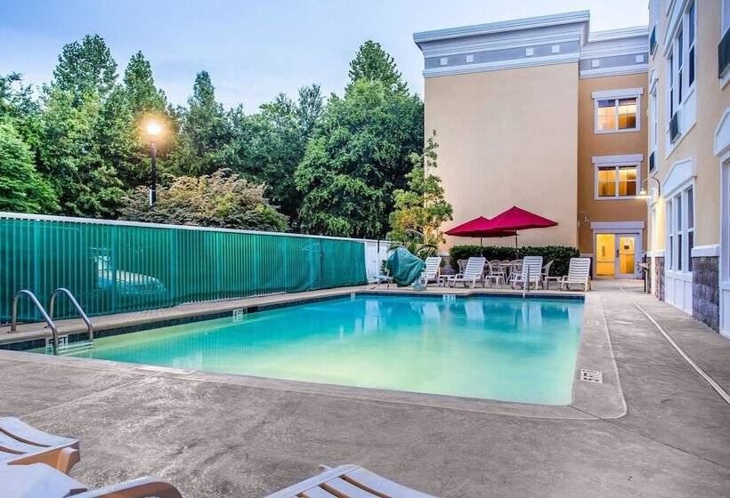 هتل Comfort Suites At Isle Of Palms Connector