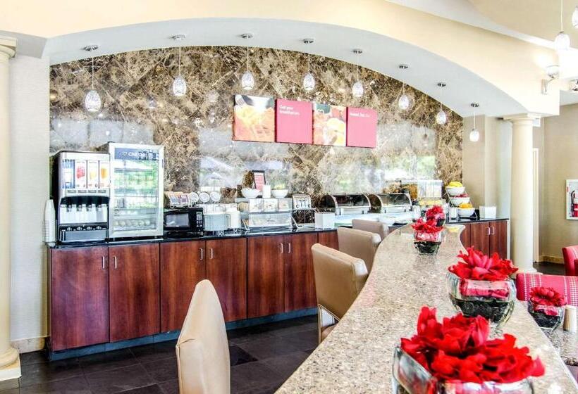 هتل Comfort Suites Bentonville  Rogers