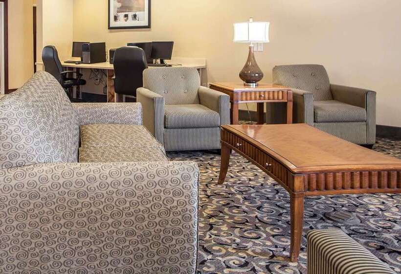 Hotel Comfort Suites Bloomington I55 And I74