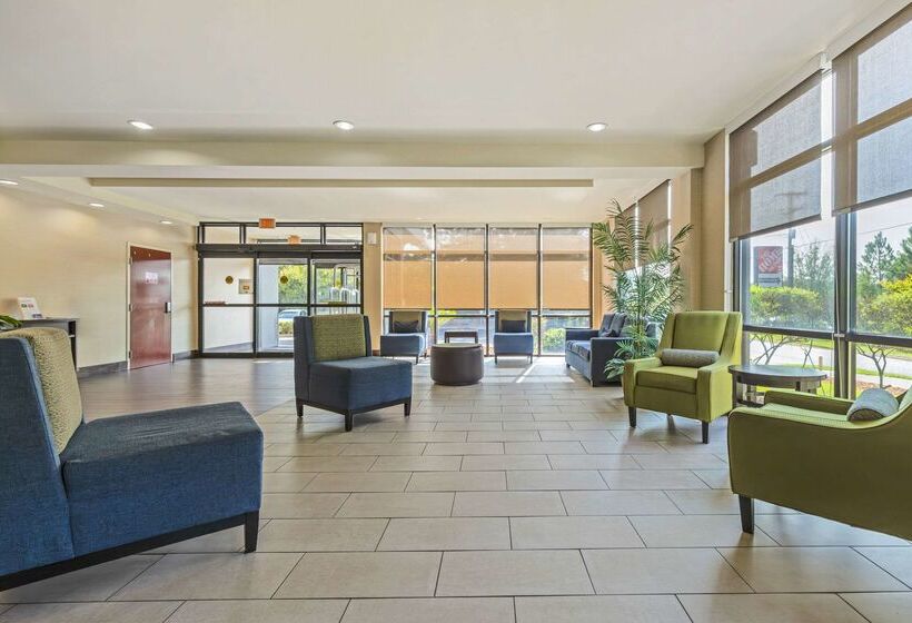 هتل Comfort Suites Columbia Northeast  Fort Jackson