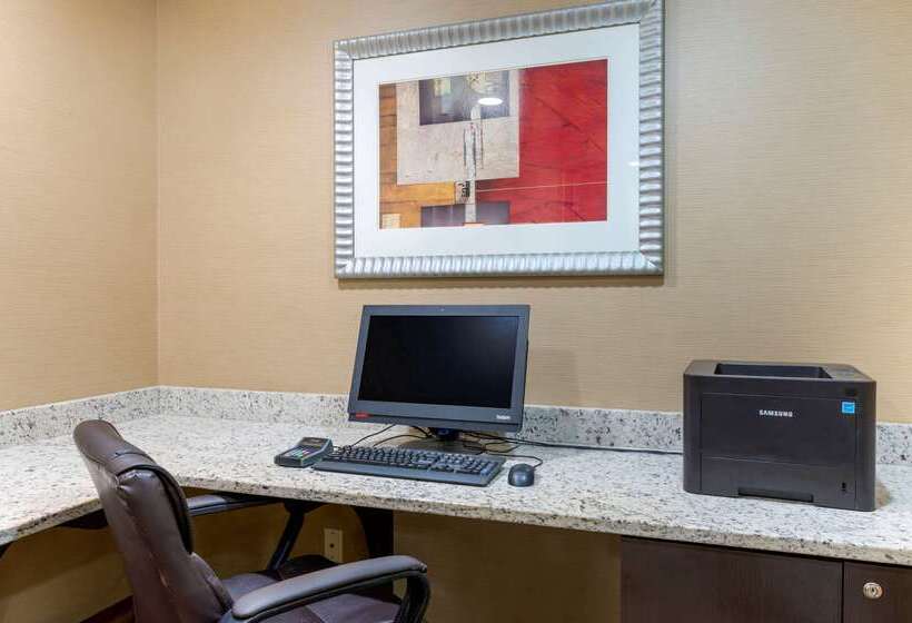 هتل Comfort Suites