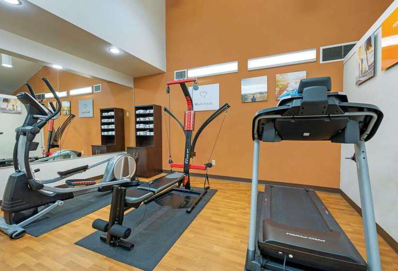 هتل Comfort Suites