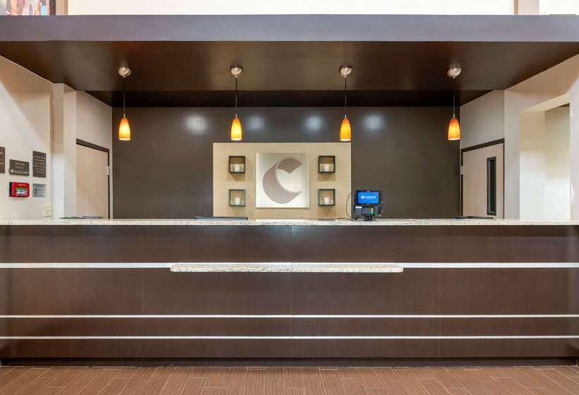 هتل Comfort Suites