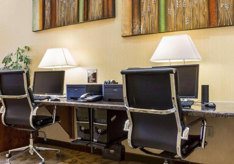 هتل Comfort Suites Conference Center Rapid City