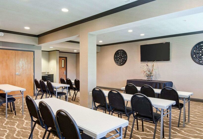 هتل Comfort Suites