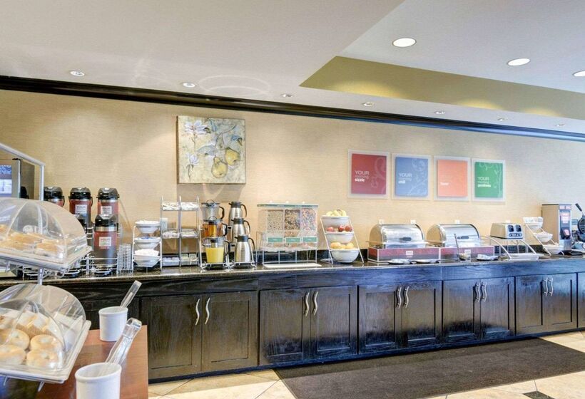 هتل Comfort Suites