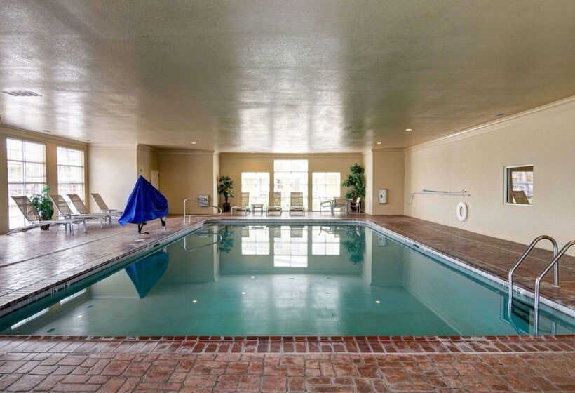 هتل Comfort Suites
