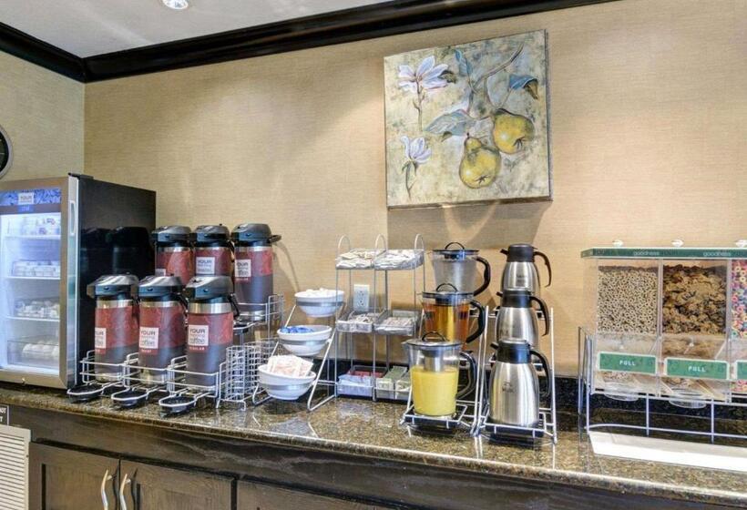 هتل Comfort Suites