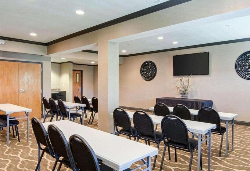 هتل Comfort Suites