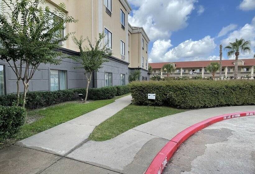 هتل Spark By Hilton Houston Hobby Airport