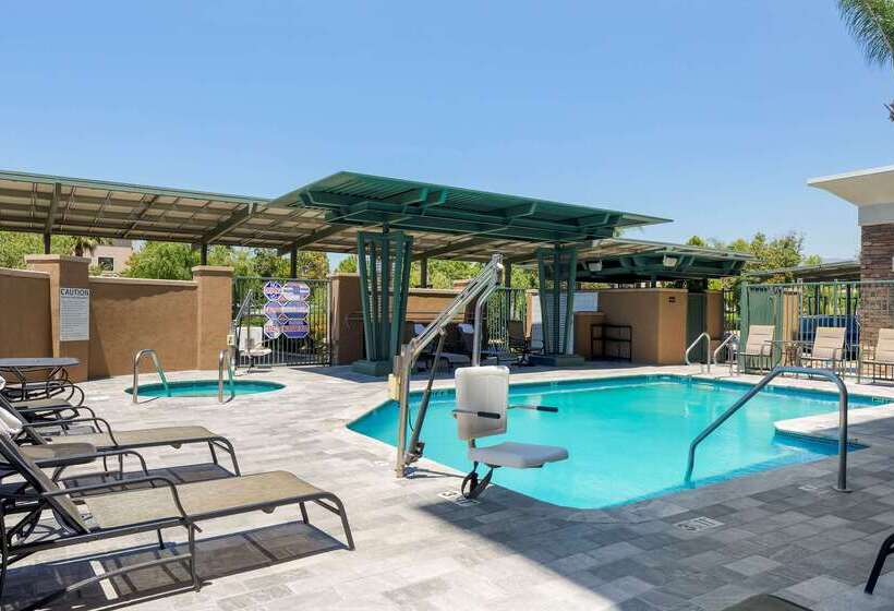 هتل Comfort Suites Ontario Airport Convention Center