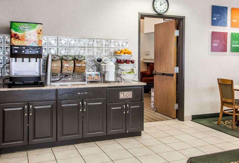 هتل Comfort Suites Peoria I 74