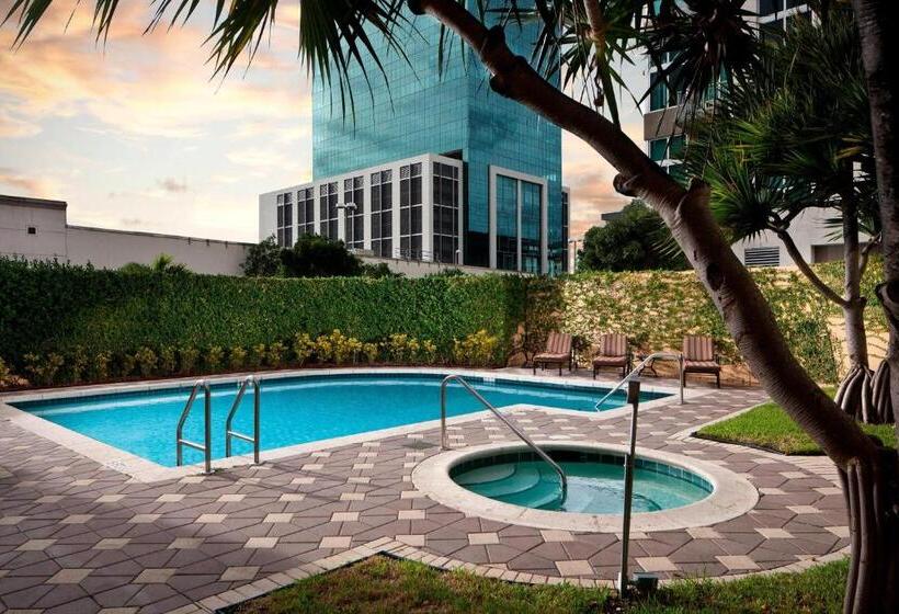 هتل Courtyard Miami Dadeland