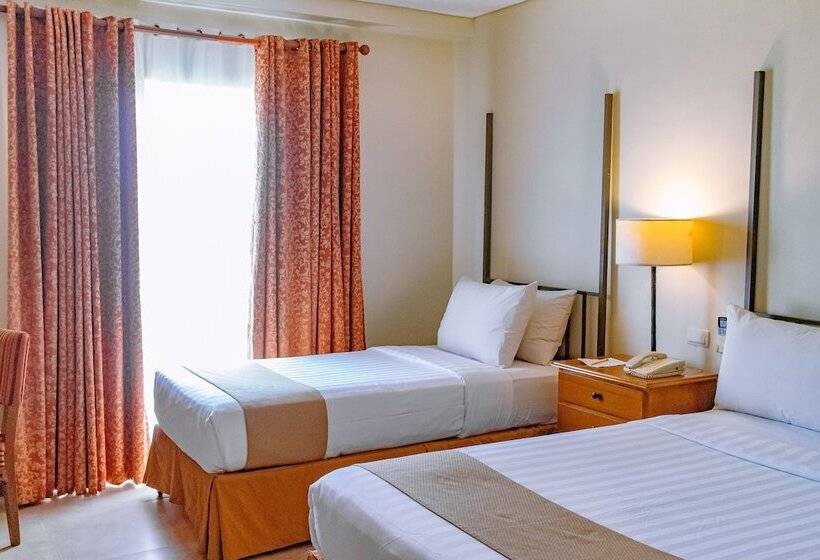 בית מלון כפרי Crown Regency Prince Resort
