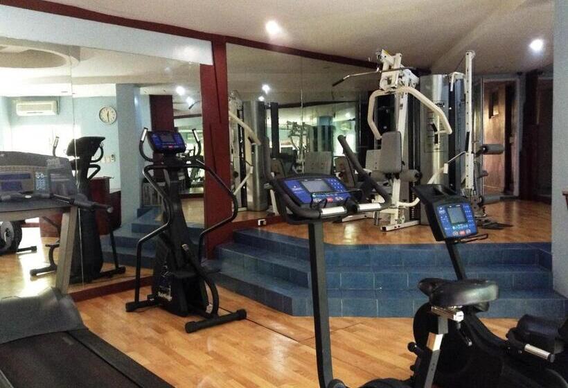 ホテル Crown Regency Residences Davao