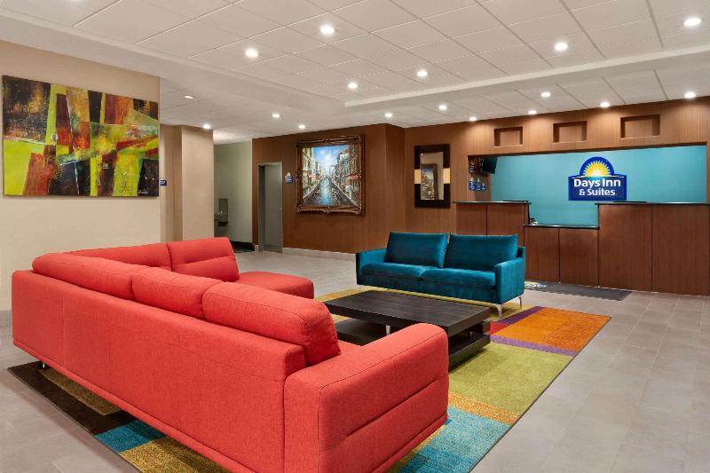 호텔 Days Inn & Suites By Wyndham San Antonio Near Frost Bank Center