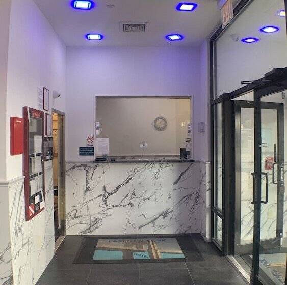 ホテル East New York Inn