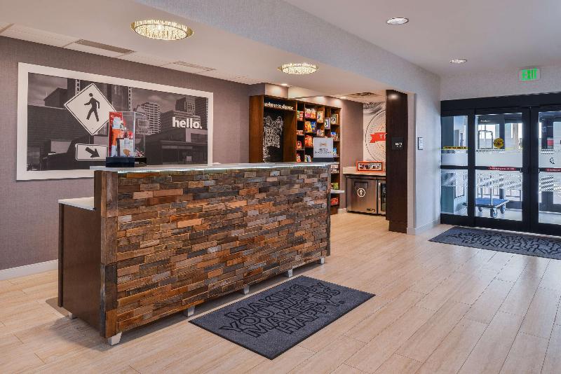 هتل Hampton Inn & Suites Denverspeer Boulevard