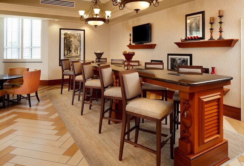 هتل Hampton Inn & Suites Savannah/midtown